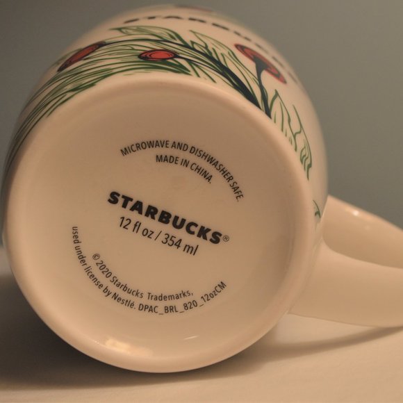 2020 Starbucks holiday 12oz mug with berries like new - Picture 3 of 7